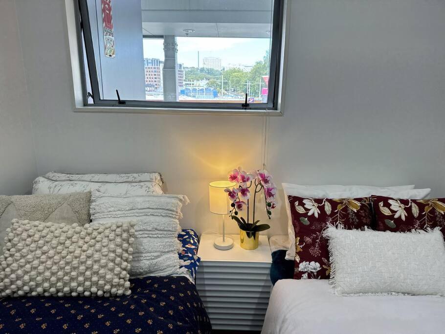 Immaculate 3 Bd 2 Bth Apartment -Free Carpark & Pool Auckland Extérieur photo