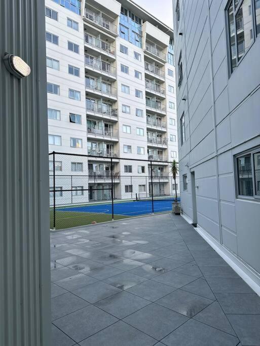 Immaculate 3 Bd 2 Bth Apartment -Free Carpark & Pool Auckland Extérieur photo