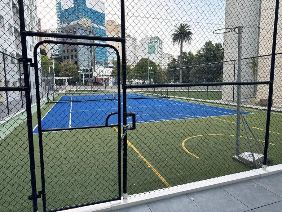 Immaculate 3 Bd 2 Bth Apartment -Free Carpark & Pool Auckland Extérieur photo